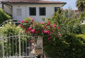 Casa Bianca allows 18 year olds to book a room