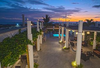 Hotel La R  a Playas has Balcony rooms