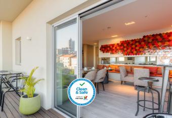 Hotel Spot Family Suites has Balcony rooms