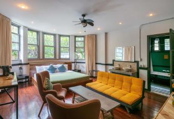 Selina San Jose allows 18 year olds to book a room