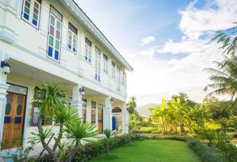Baba La Casa Hotel has Balcony rooms