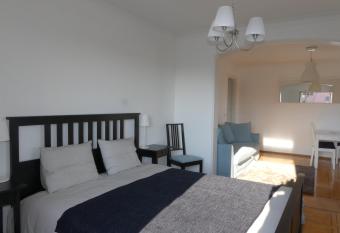 Au Bonheur des Iris has Balcony rooms