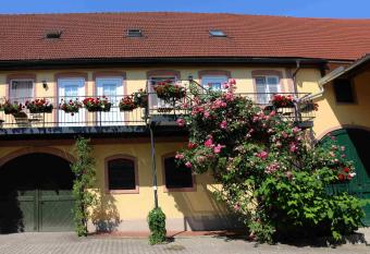 Gersthof has Balcony rooms