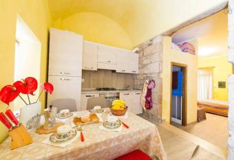 Maisonrua  has Balcony rooms