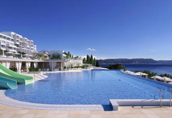 Valamar Bellevue Resort has Balcony rooms