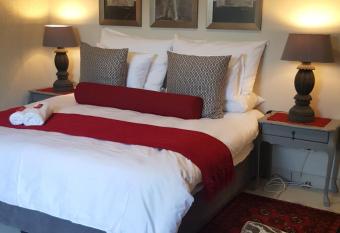 Guest House Frame Ace allows 18 year olds to book a room