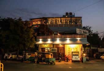 Moustache Jodhpur allows 18 year olds to book a room
