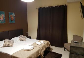 Almancil Hostel allows 18 year olds to book a room