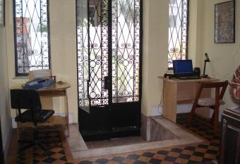 Reisnger Hostel allows 18 year olds to book a room