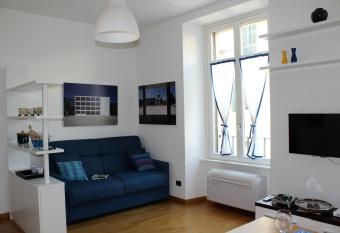 Perfect apartment Como allows 18 year olds to book a room