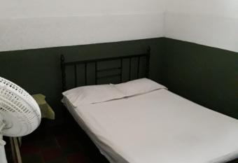 Residencias Escorial has Smoking/Balcony rooms