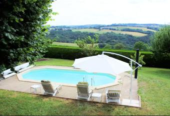 Villa de 6 chambres avec piscine privee jardin clos et wifi a Mur de Barrez has Balcony rooms