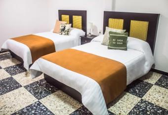 M  cara hotel allows 18 year olds to book a room