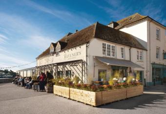 Havener s allows 18 year olds to book a room