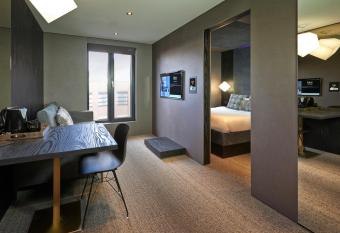 Apartment Bloc allows 18 year olds to book a room