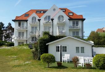 Hotel Approach has Balcony rooms