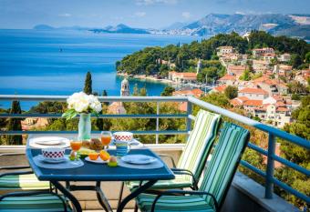 Apartments Red Coral Cavtat has Balcony rooms