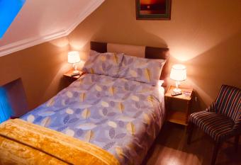 Pisgah Guesthouse allows 18 year olds to book a room