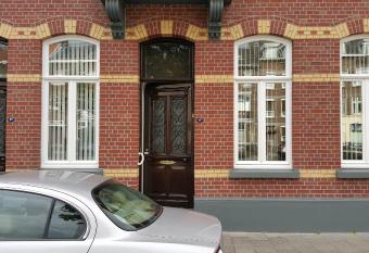 Mansion 6 allows 18 year olds to book a room