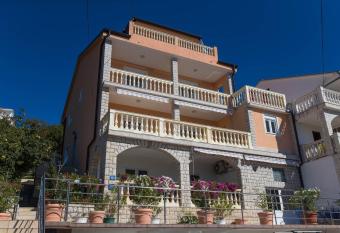 Family friendly apartments with a swimming pool Dramalj, Crikvenica - 5594 has Balcony rooms