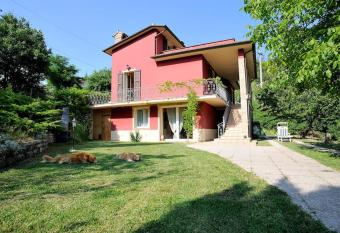 Villa Patty has rooms with a private hot tub