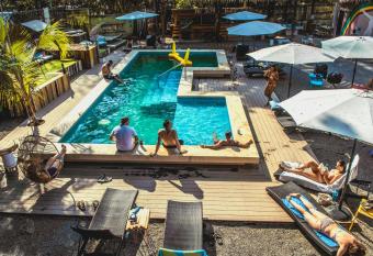 Selina Santa Teresa North allows 18 year olds to book a room