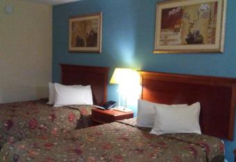 Econo Lodge allows 18 year olds to book a room