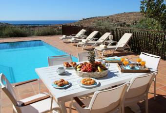 Villa Phaestias has Balcony rooms