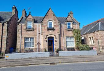 Drumdale Bed and Breakfast allows 18 year olds to book a room