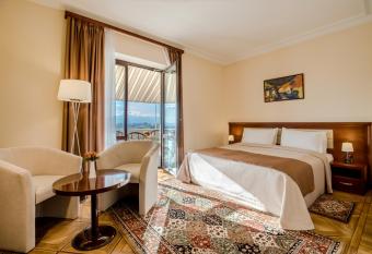 Ar  ve R  sidence Boutique Hotel has Balcony rooms