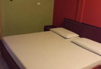 Hotel Sandiego inc allows 18 year olds to book a room