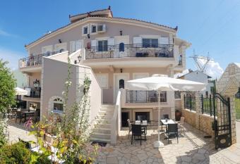 Villa Kormos allows 18 year olds to book a room