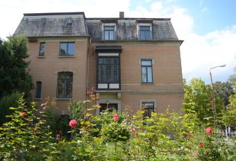 Hummel Hostel - Historische Stadtvilla mit Garten has Balcony rooms