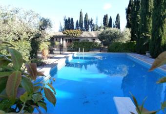 Les grands pins has Balcony rooms
