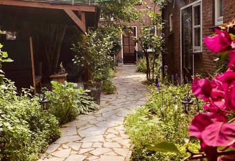 Gastenverblijf Door de Poort has Balcony rooms