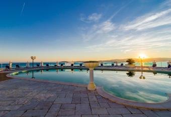 Pansion Villa Antonio allows 18 year olds to book a room