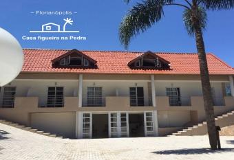 Casa Figueira na Pedra has Balcony rooms