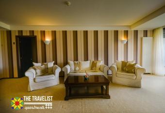 Apartament Alpin Poiana Brasov , etaj 8 has Balcony rooms