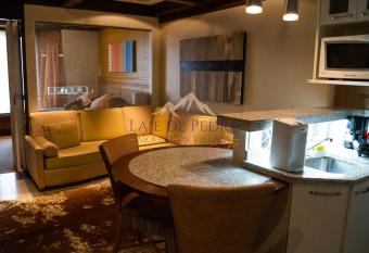 Laje de Pedra Mountain VillagePrime has rooms with a private hot tub