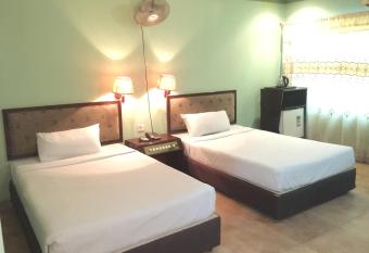 City Inn allows 18 year olds to book a room