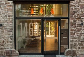 1463 Apartmenthaus allows 18 year olds to book a room