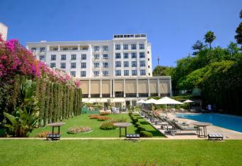 Le Casablanca Hotel allows 18 year olds to book a room