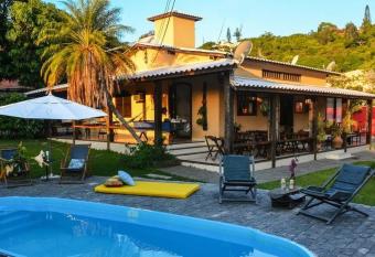 Pousada Bela Casa Gerib   allows 18 year olds to book a room