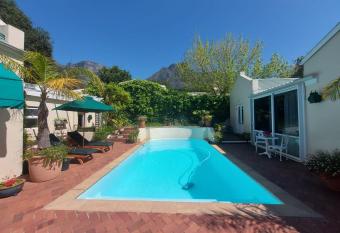 Newlands Guest House has Balcony rooms