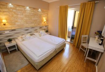 Hotel Delfin has rooms with a private hot tub