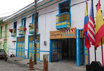 Apartahotel Calle del tiempo detenido has Balcony rooms