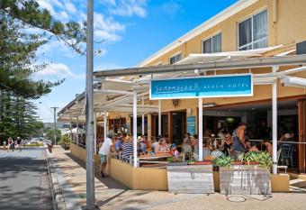 Seabreeze Beach Hotel has Balcony rooms