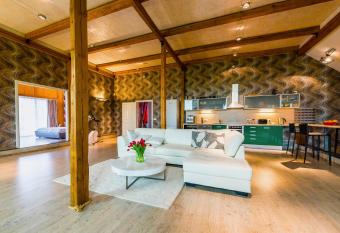 Villa Bach has Balcony rooms