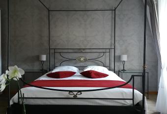 B&B Villa Des Raisins has Balcony rooms