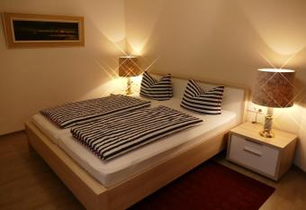 Baltic Nr. 27 allows 18 year olds to book a room